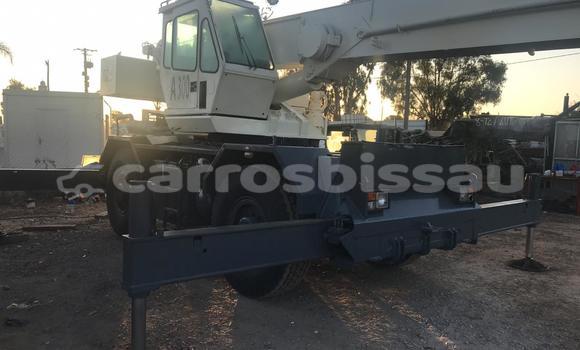 Comprar Usado Caterpillar 120 Other Caminhão em Bissau em Bissau