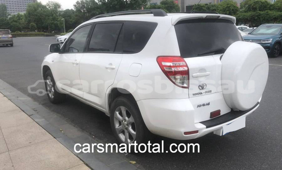 Buy Used Toyota RAV4 White Car in Catio in Tombali Buy Used Toyota RAV4 White Car in Catio in Tombali