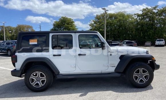 Comprar Usado Jeep Wrangler White Carro em Cacheu em Cacheu