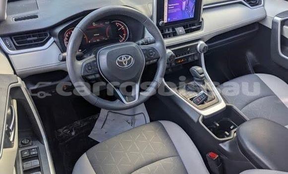 Comprar Usado Toyota RAV 4 White Carro em Bolama em Bolama Comprar Usado Toyota RAV 4 White Carro em Bolama em Bolama